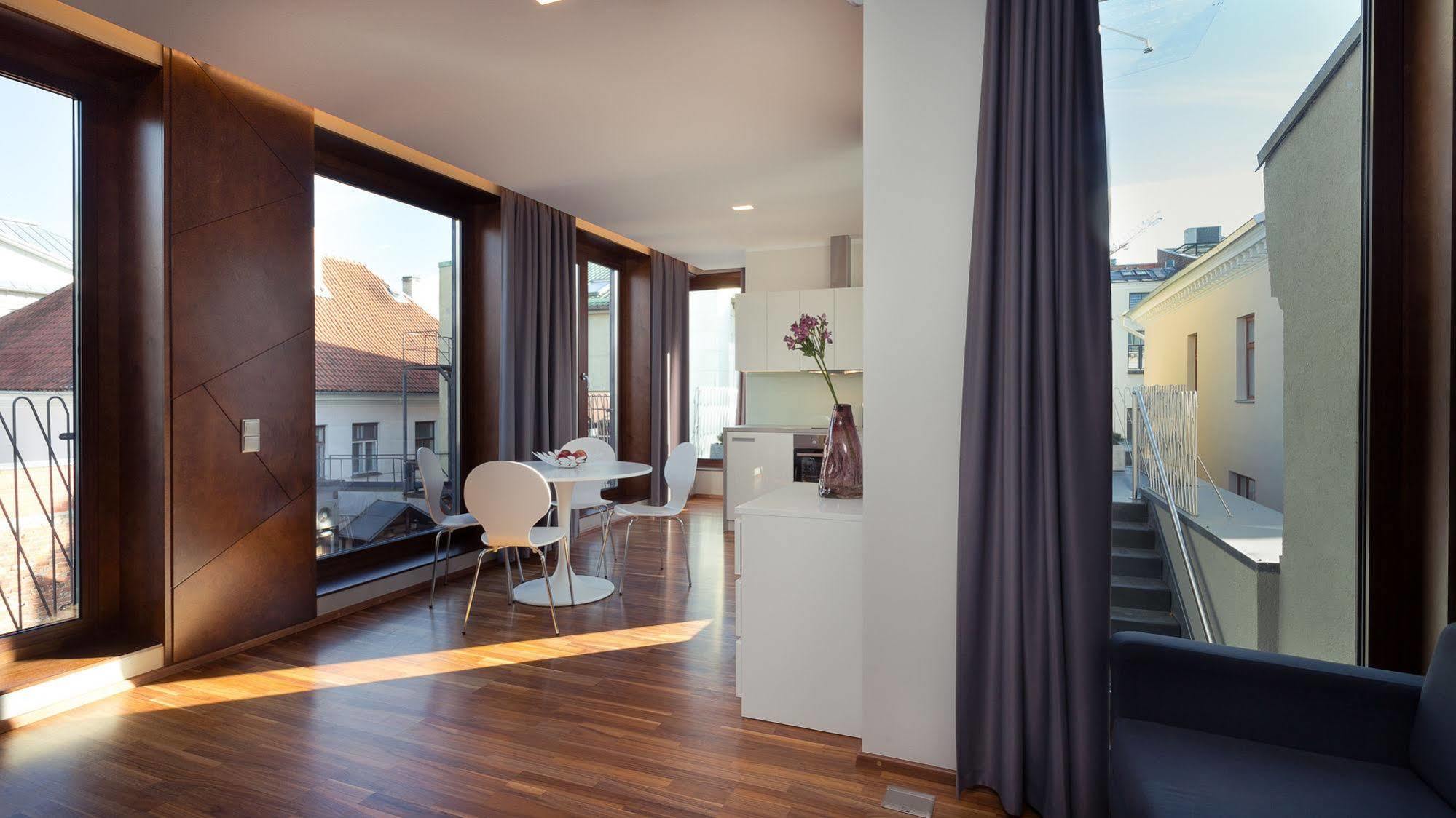 Konrad Old Town Aparthotel Tartu Extérieur photo